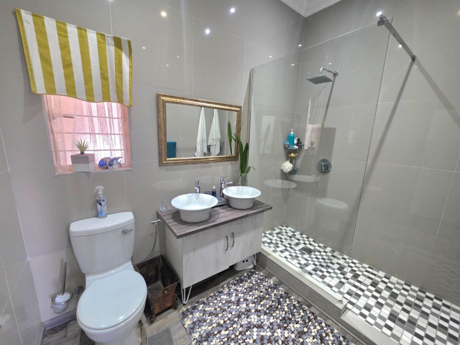 4 Bedroom Property for Sale in Hospitaalheuwel Free State